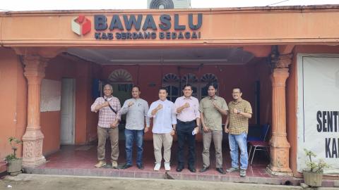 Foto bersama pimpinan