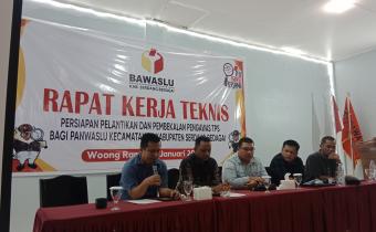 Dokumen diambil saat pelaksaan Pembukaan kegiatan Rapat Kerja Teknis Persiapan Pembekalan Pengawas TPS bagi Panwaslu Kecamatan se-Kabupaten Serdang Bedagai Pemilu Tahun 2024 yang bertempat di Woong Rame Pantai Cermin. Minggu (21/01/2024).